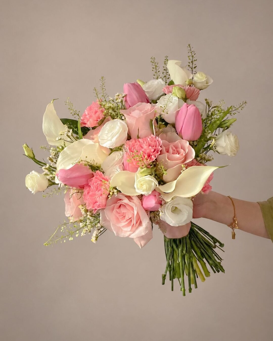 Eleanor romantic · round bridal bouquet in blush, ivory and white